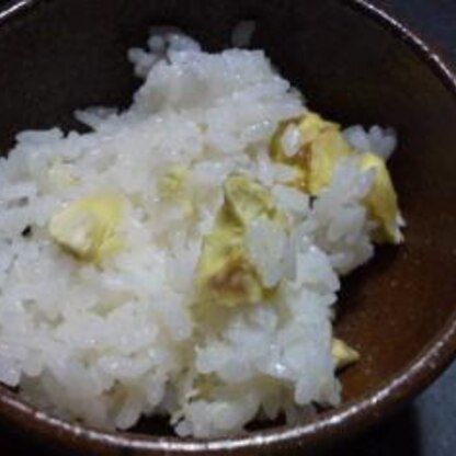 もち米入りの栗ご飯も良いですね。ほんのりとした塩気で、美味しかったです。